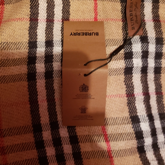 Burberry scarf new